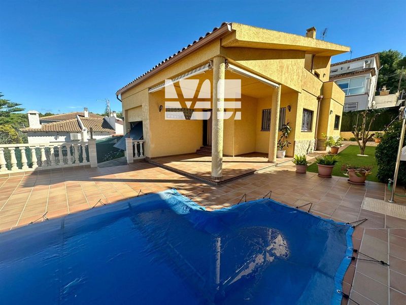 Chalet Independiente en venta El Vendrell, Tarragona. Ref: 1463. Verónica Lopera