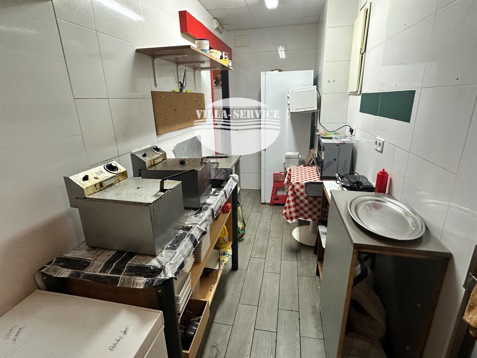 image ¡Gran oportunidad! 🌟 Local comercial en Cunit en el Passeig Marítim 16