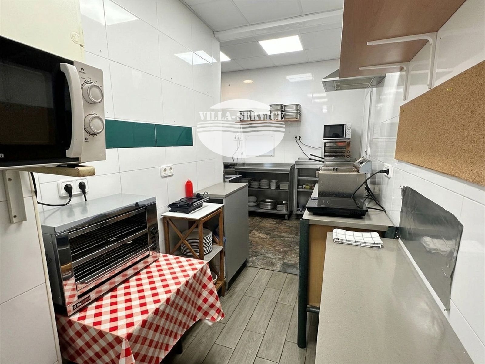 image ¡Gran oportunidad! 🌟 Local comercial en Cunit en el Passeig Marítim 22