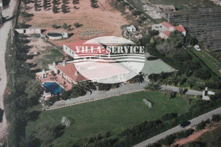 IMPRESIONANTE CHALET- FINCA RUSTICA CON 17.000 m2 DE PARCELA