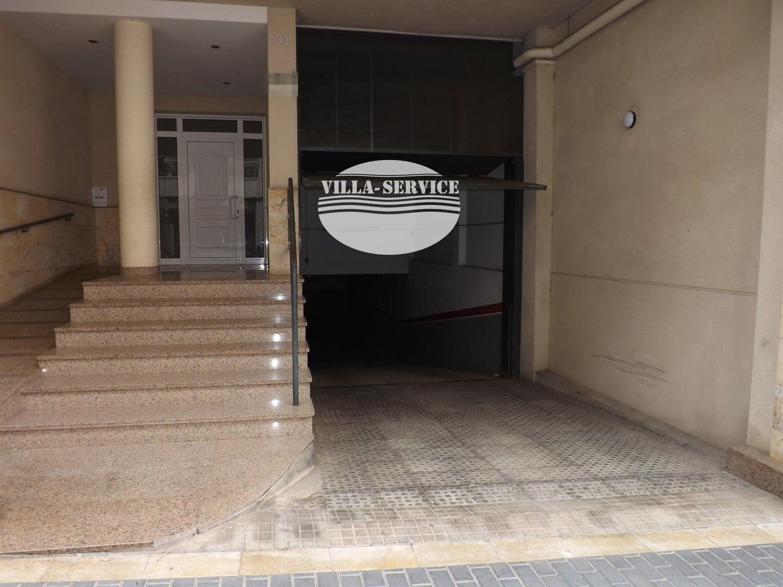 Buena plaza de garaje ubicada en el mismísimo centro de Calafell Pueblo.