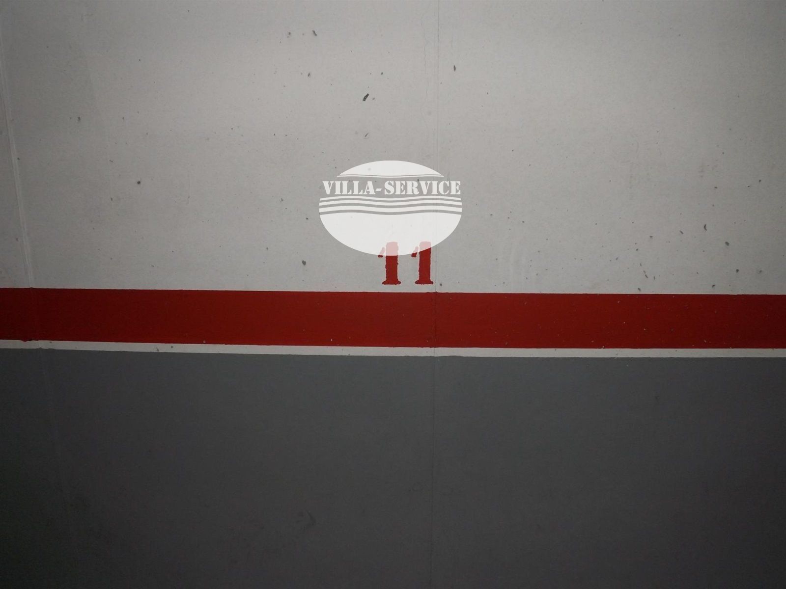 image Buena plaza de garaje ubicada en el mismísimo centro de Calafell Pueblo. 3