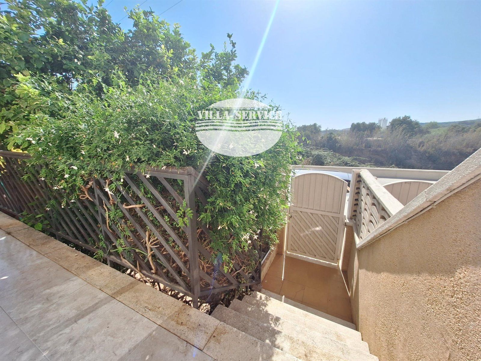 image PRECIOSA PLANTA BAJA EN EL CORAZÓN DE CUBELLES 27