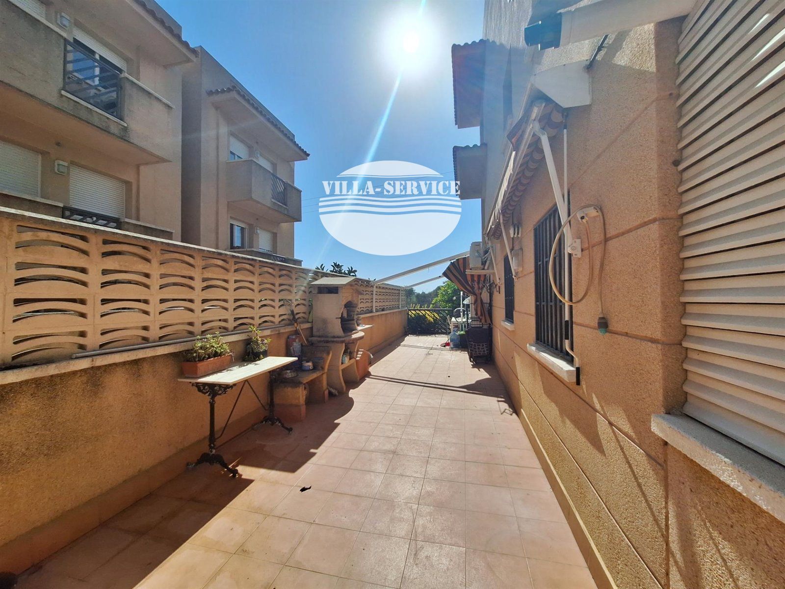 image PRECIOSA PLANTA BAJA EN EL CORAZÓN DE CUBELLES 41