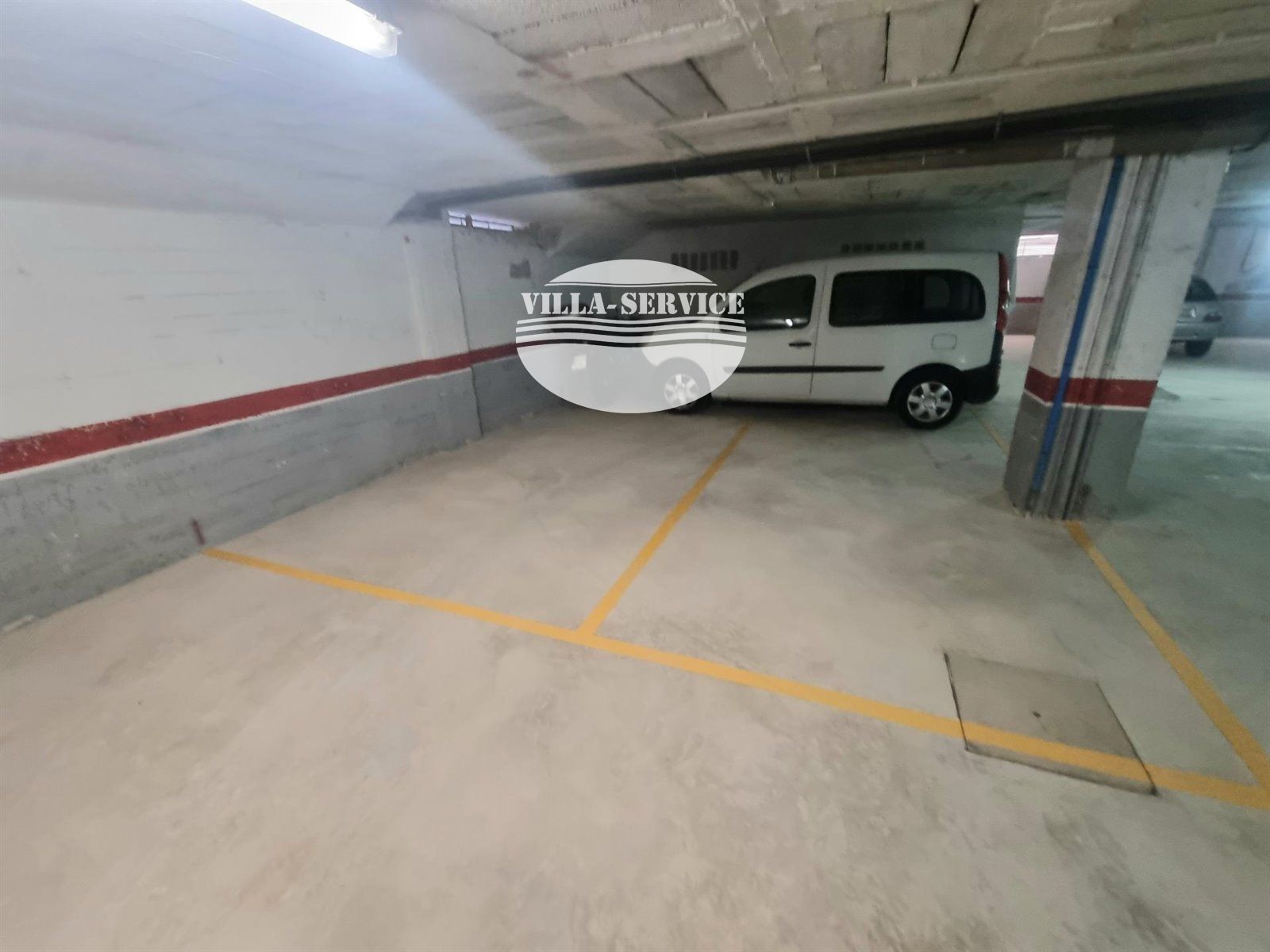 Centro comercial de Torredembarra Junto Pere Badia