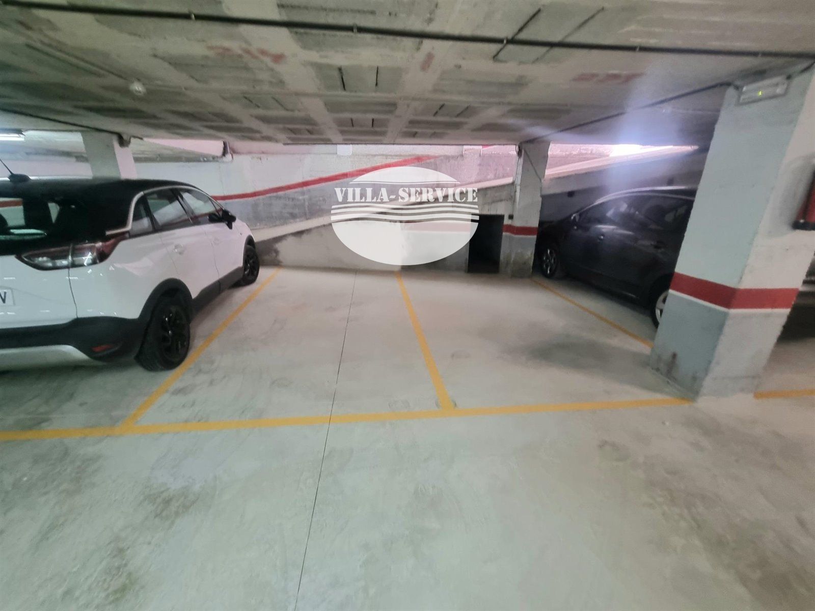 Centro comercial de Torredembarra Junto Pere Badia