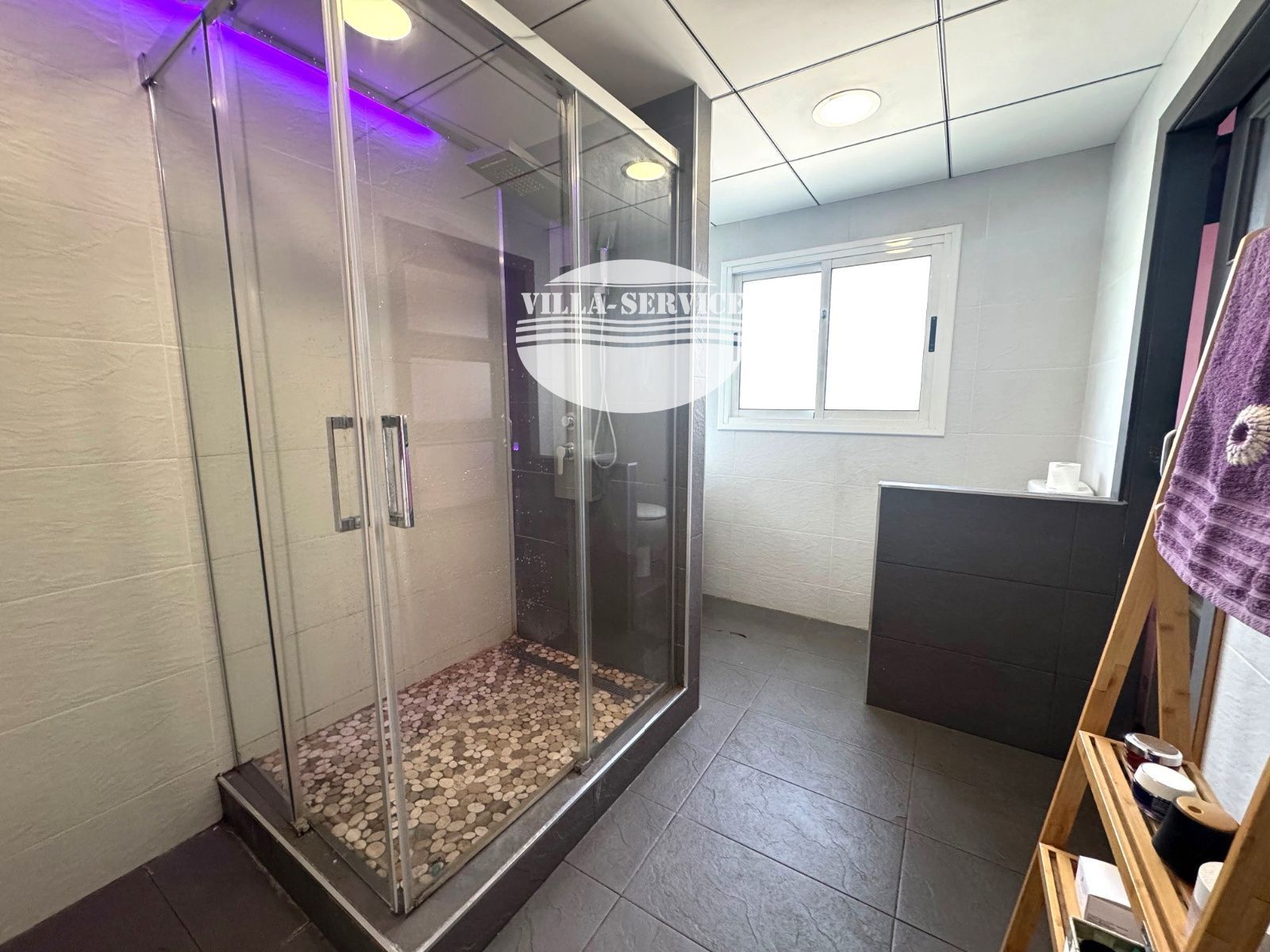 image Chalet independiente con piscina y garaje 23