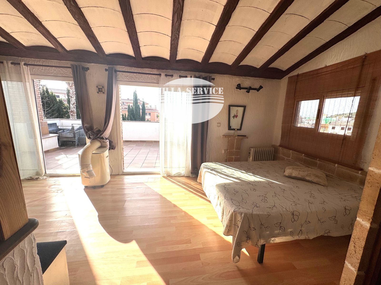 image Chalet independiente con piscina y garaje 24