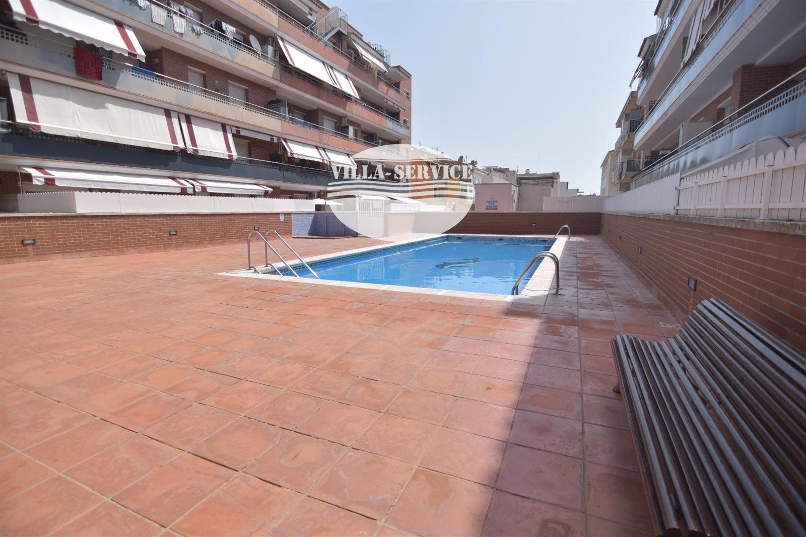 image Moderno Piso Seminuevo en El Vendrell con Piscina y Amplia Terraza 1