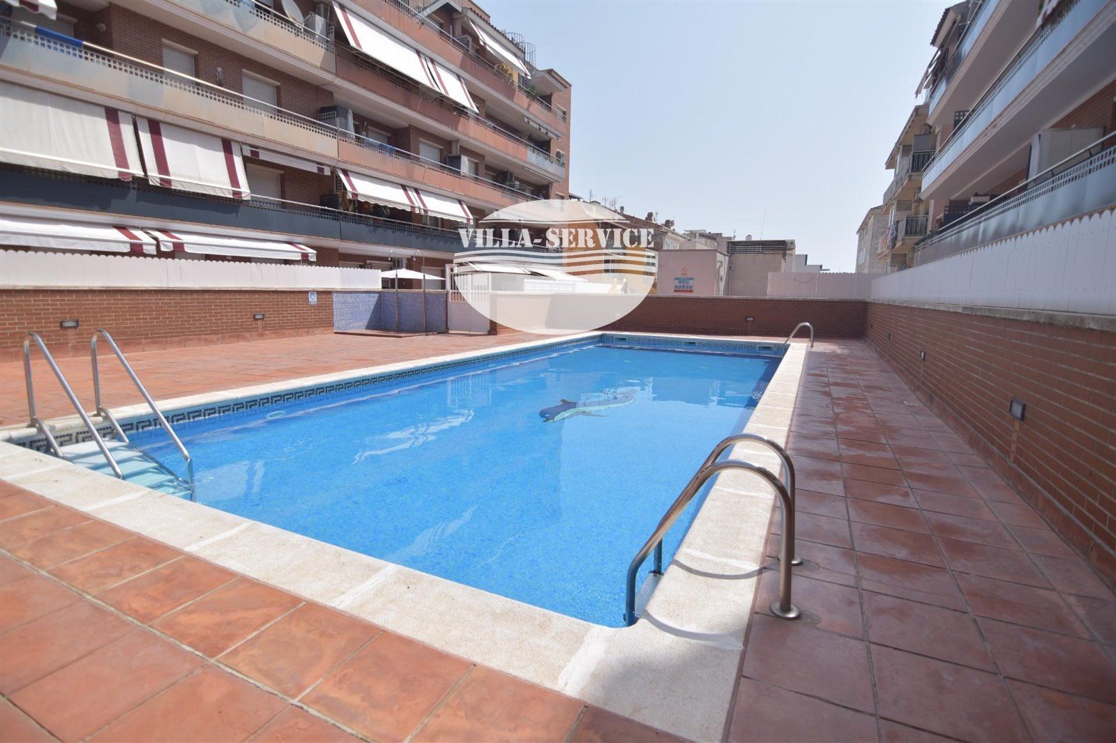 image Moderno Piso Seminuevo en El Vendrell con Piscina y Amplia Terraza 2