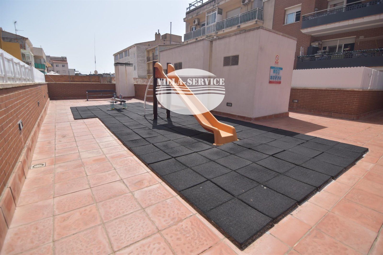 image Moderno Piso Seminuevo en El Vendrell con Piscina y Amplia Terraza 3