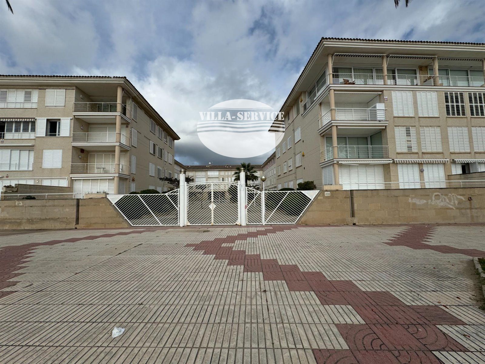 image BONITO PISO LATERAL AL MAR DE 4 HABITACIONES EN EL SANATORI 23