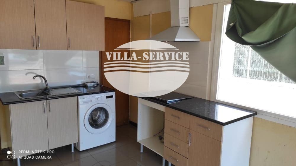 Encantador Local Comercial a Pie de Calle con Terraza