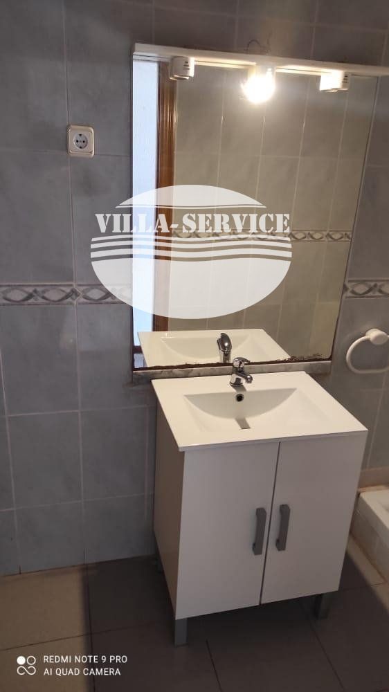 image Encantador Local Comercial a Pie de Calle con Terraza 2