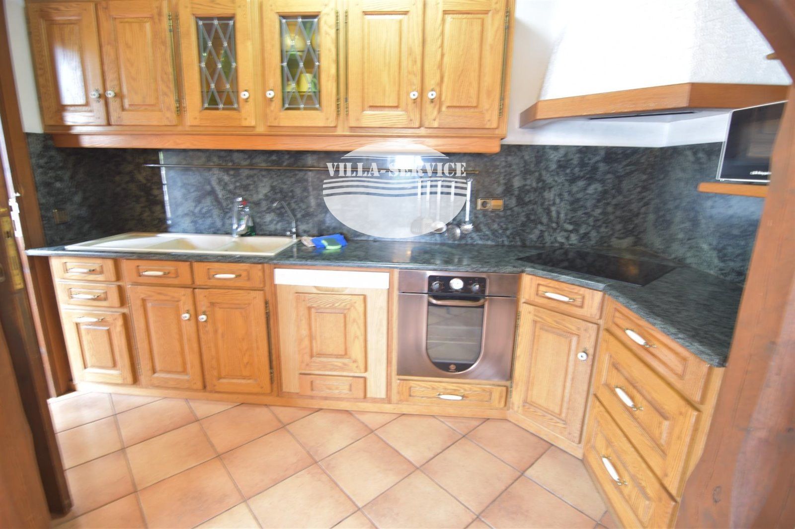 image Encantadora Casa en Mas Mateu con Piscina y Licencia Turística 1