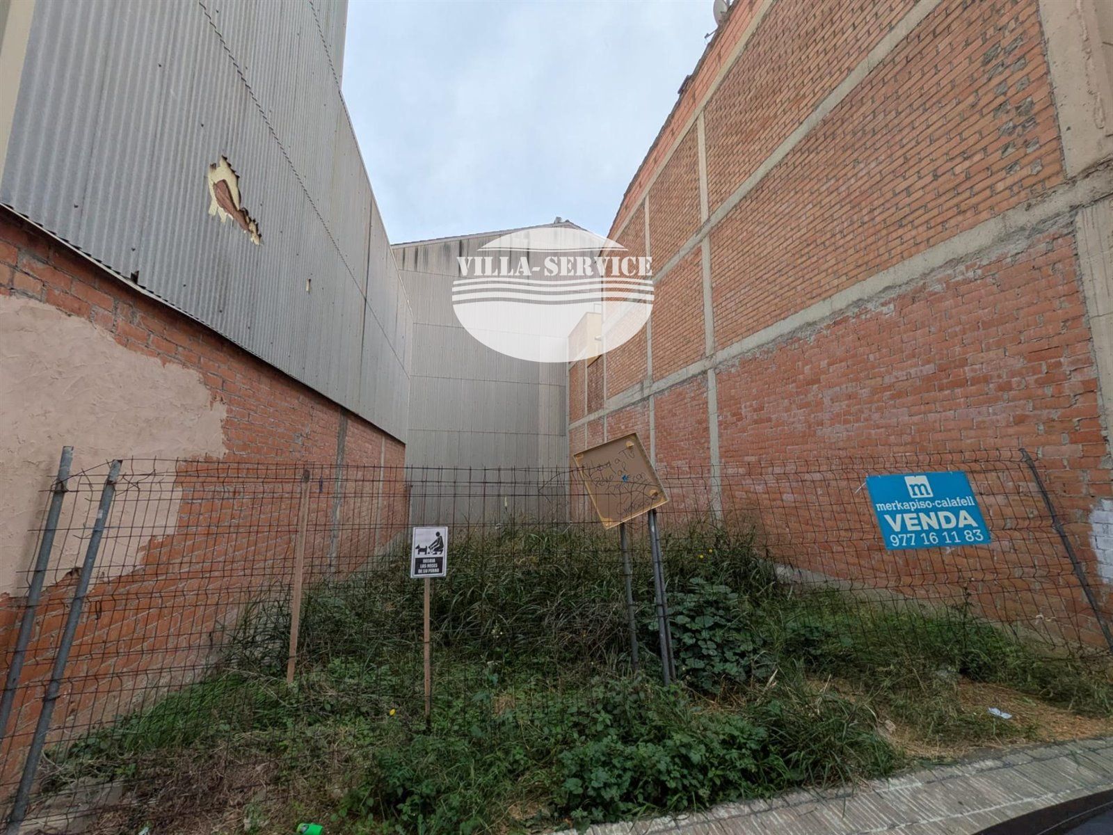 EXCELENTE OPORTUNIDAD DE INVERSION PARA CONSTRUCCIÓN EN EL CENTRO DE CALAFELL