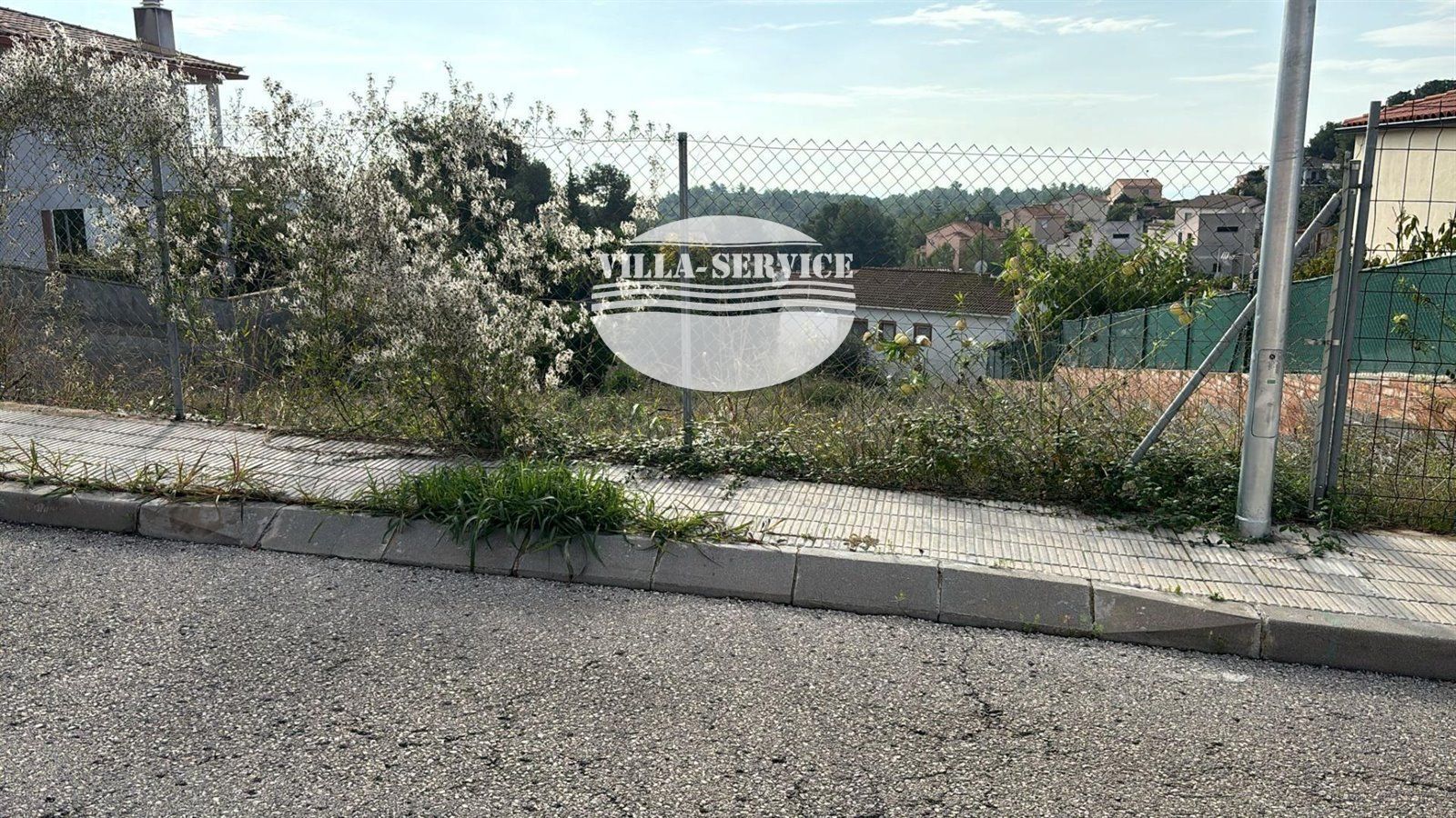 ¡Terreno de 739 m² en Segur de Calafell (Valldemar): El Espacio Perfecto para Crear lo que Imaginas!