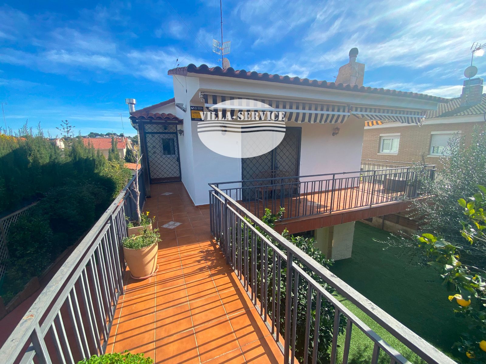 image VENTA DE CHALET INDEPENDIENTE DE 5 HABITACIONES EN CUNIT!!! 1