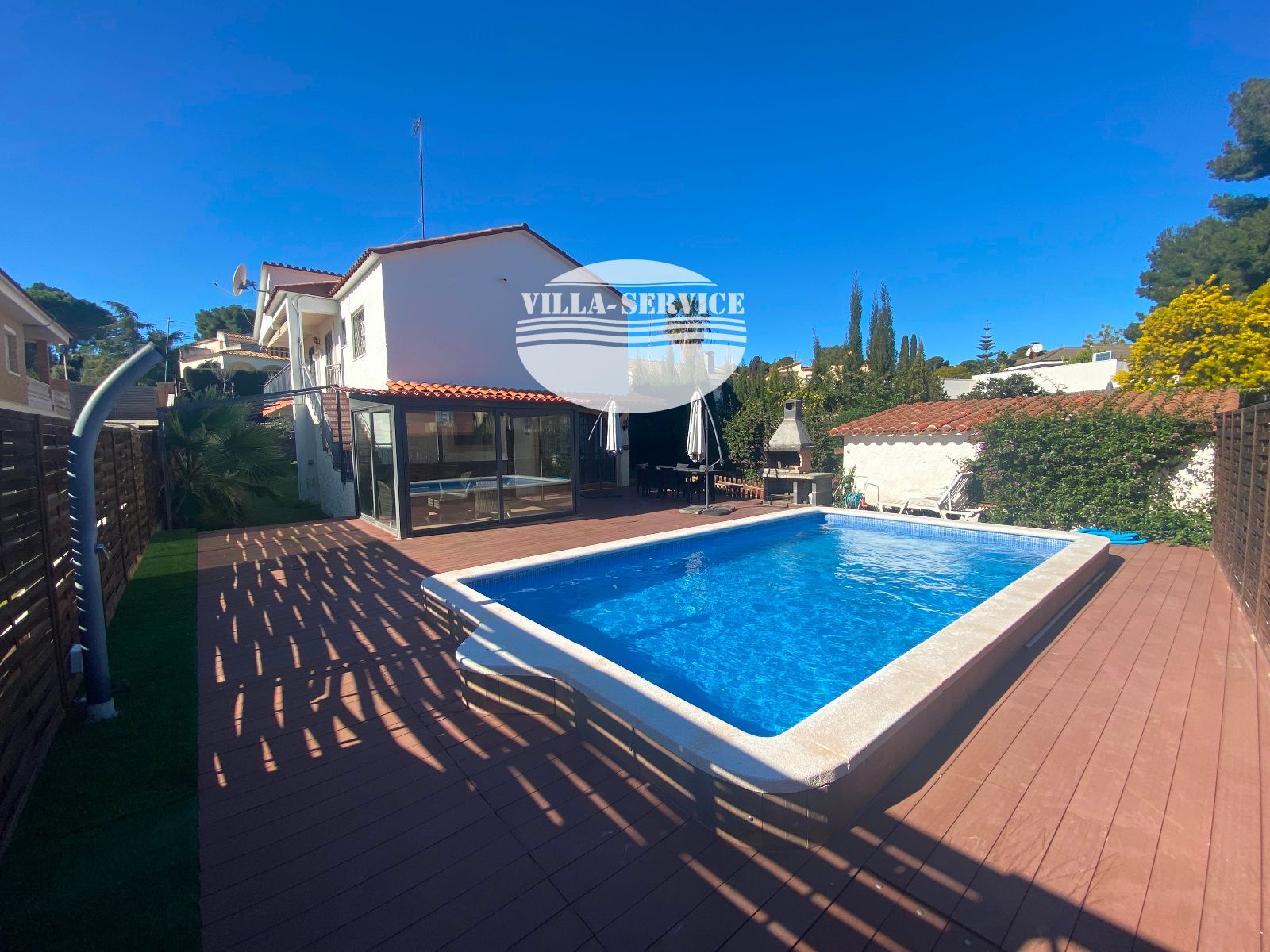 VENTA DE CHALET INDEPENDIENTE DE 5 HABITACIONES EN CUNIT!!!