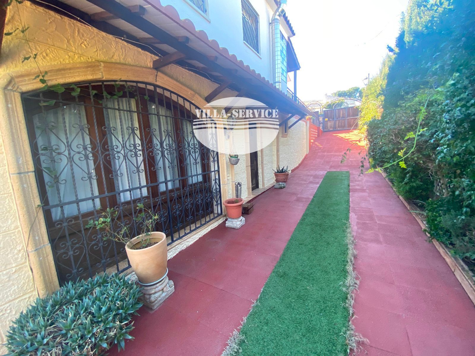 image VENTA DE CHALET INDEPENDIENTE DE 5 HABITACIONES EN CUNIT!!! 51