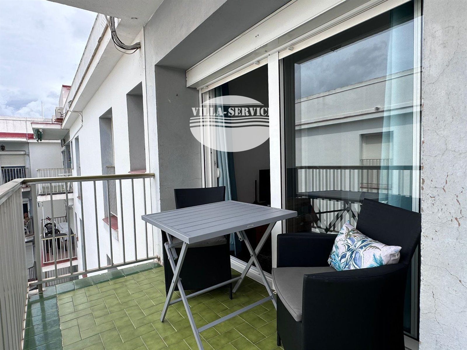 Bonito piso lateral al mar en primera línea del paseo marítimo de Calafell