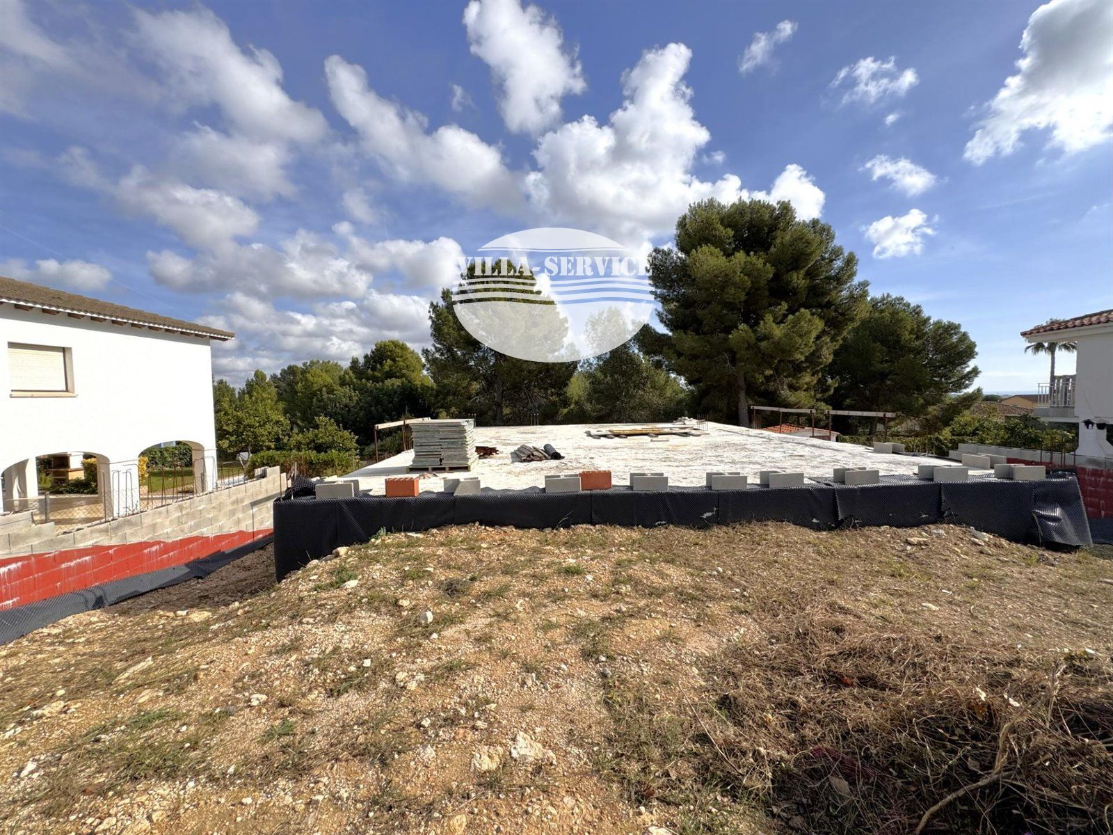 image CASA INDEPENDIENTE EN CONSTRUCCION URB. NOU VENDRELL 8