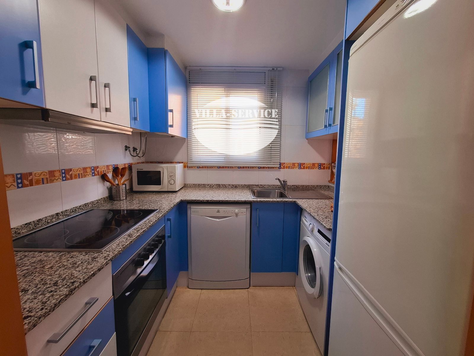 image COMPLETO PISO DE 2 HABITACIONES JUNTO A ESTACIÓN DE TREN Y TODOS LOS SERVICIOS ¡PARA ENTRAR A VIVIR! 2