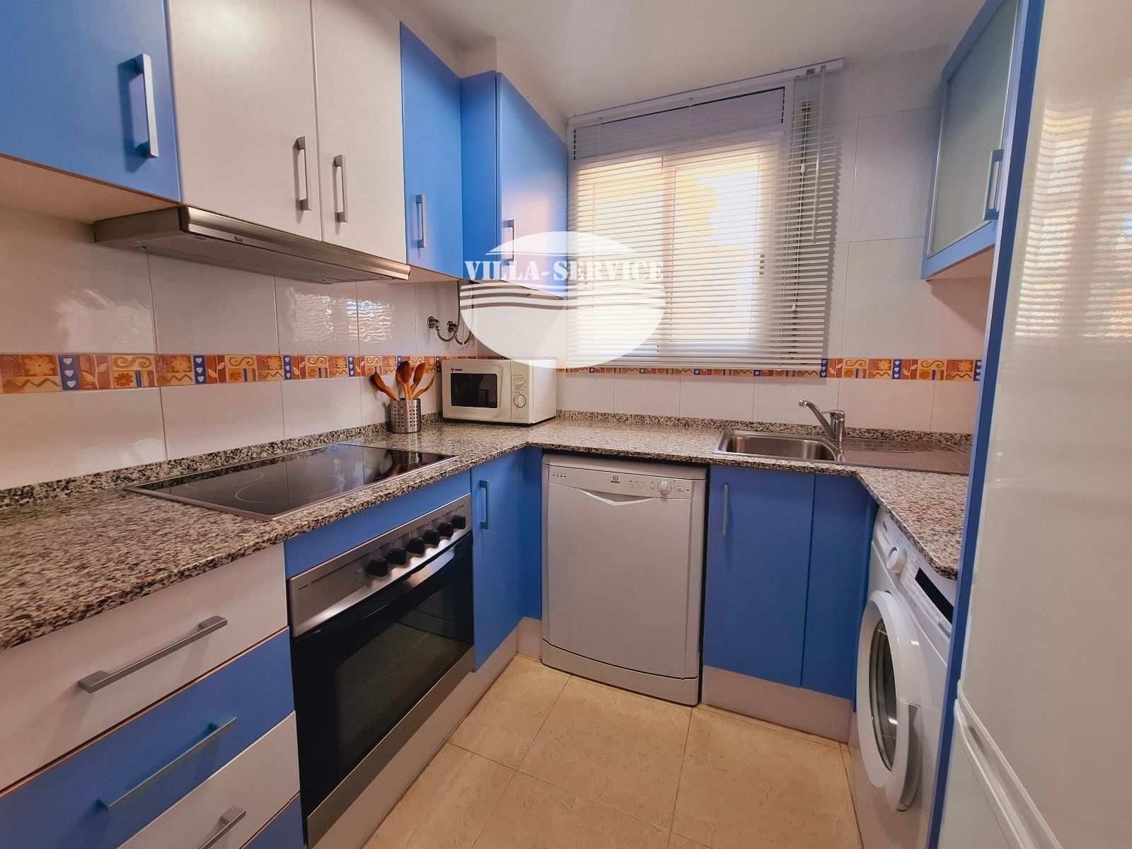 image COMPLETO PISO DE 2 HABITACIONES JUNTO A ESTACIÓN DE TREN Y TODOS LOS SERVICIOS ¡PARA ENTRAR A VIVIR! 3