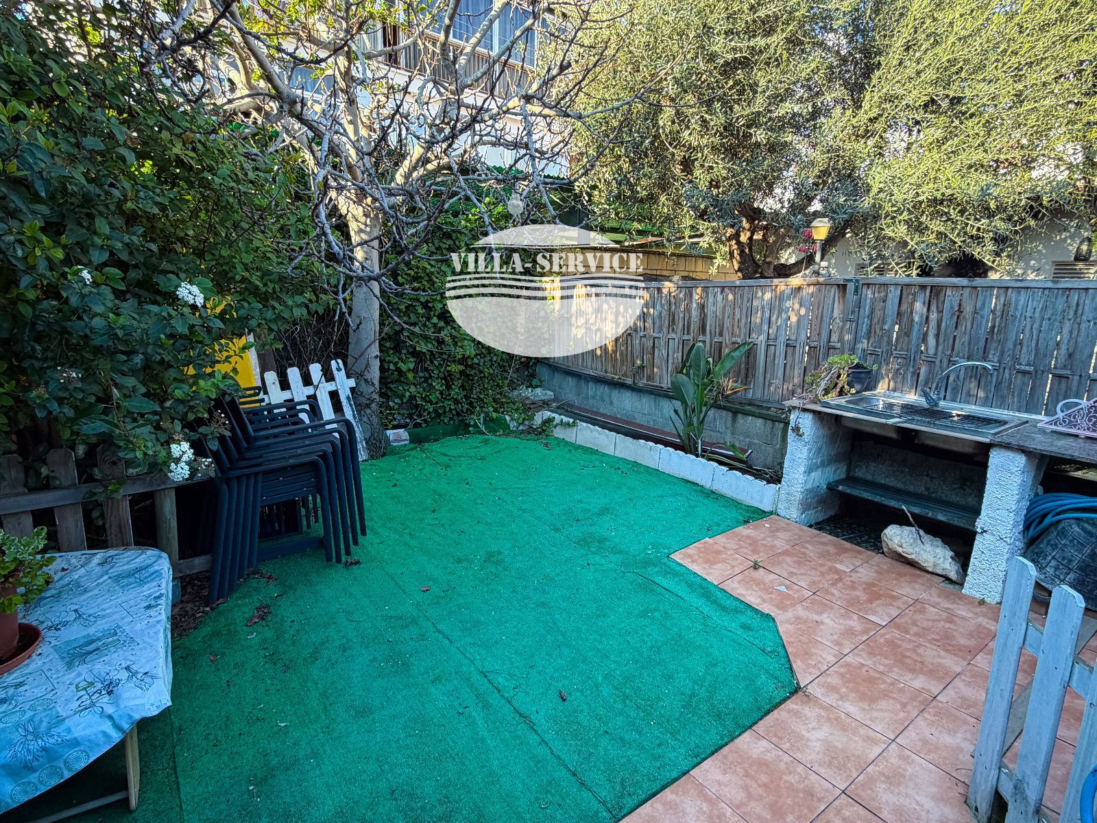 image Vivienda en adosado esquinero exclusivo con jardín de 120m² y chimenea junto al mar 🌊⚓ 6