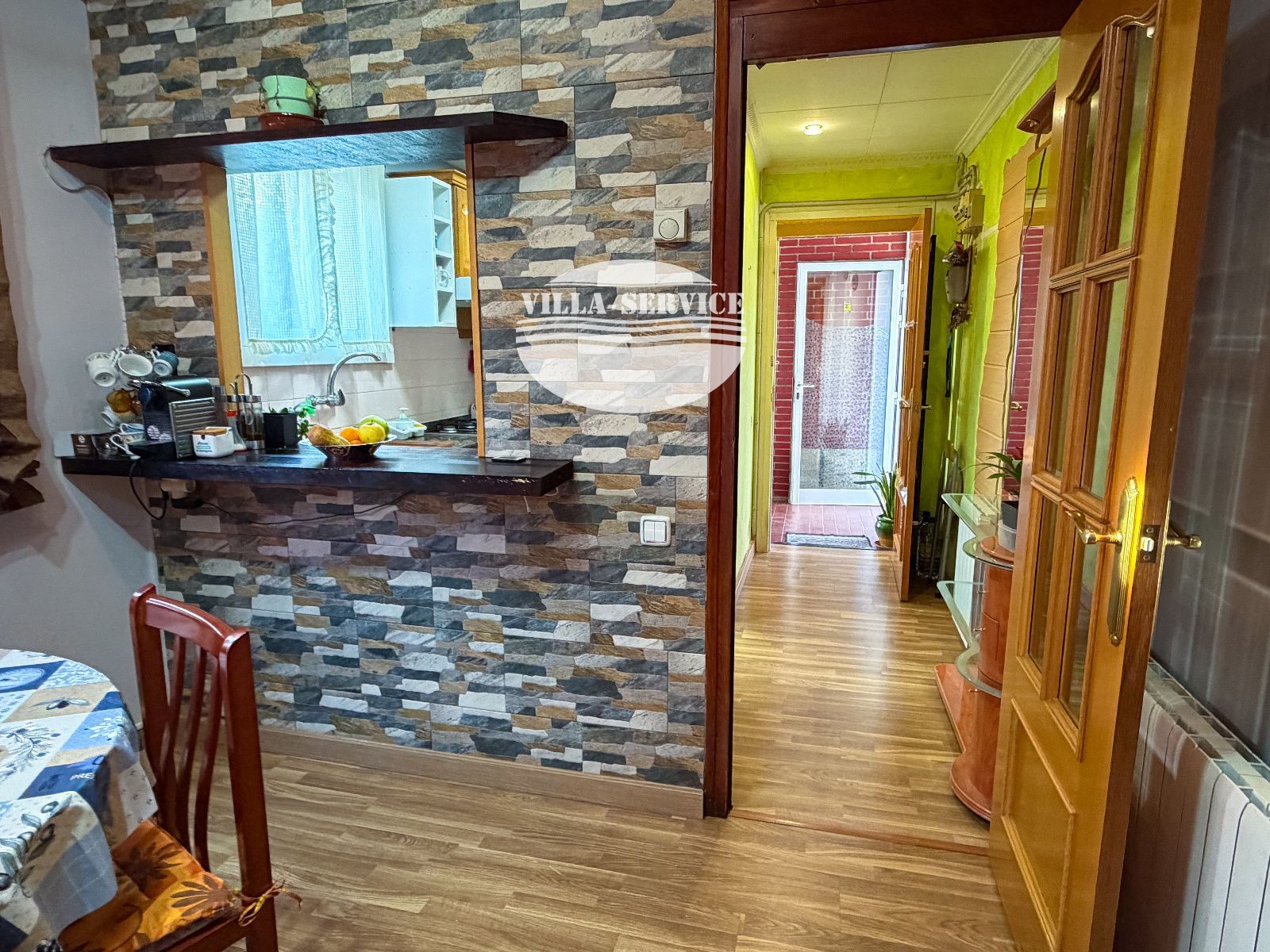 image Vivienda en adosado esquinero exclusivo con jardín de 120m² y chimenea junto al mar 🌊⚓ 12