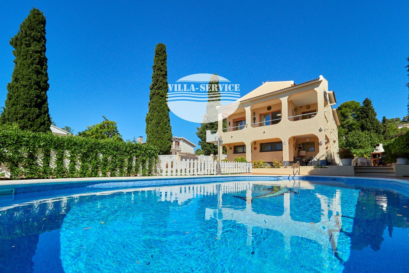 ✨ Exclusiva vivienda con piscina privada y vistas al mar en Els Masos de Comarruga ✨