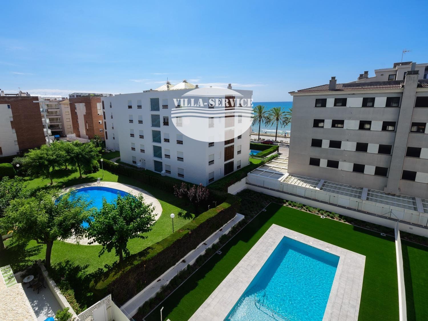 Exclusivo Ático en Calafell - Vistas y Comodidad a Pasos del Mar