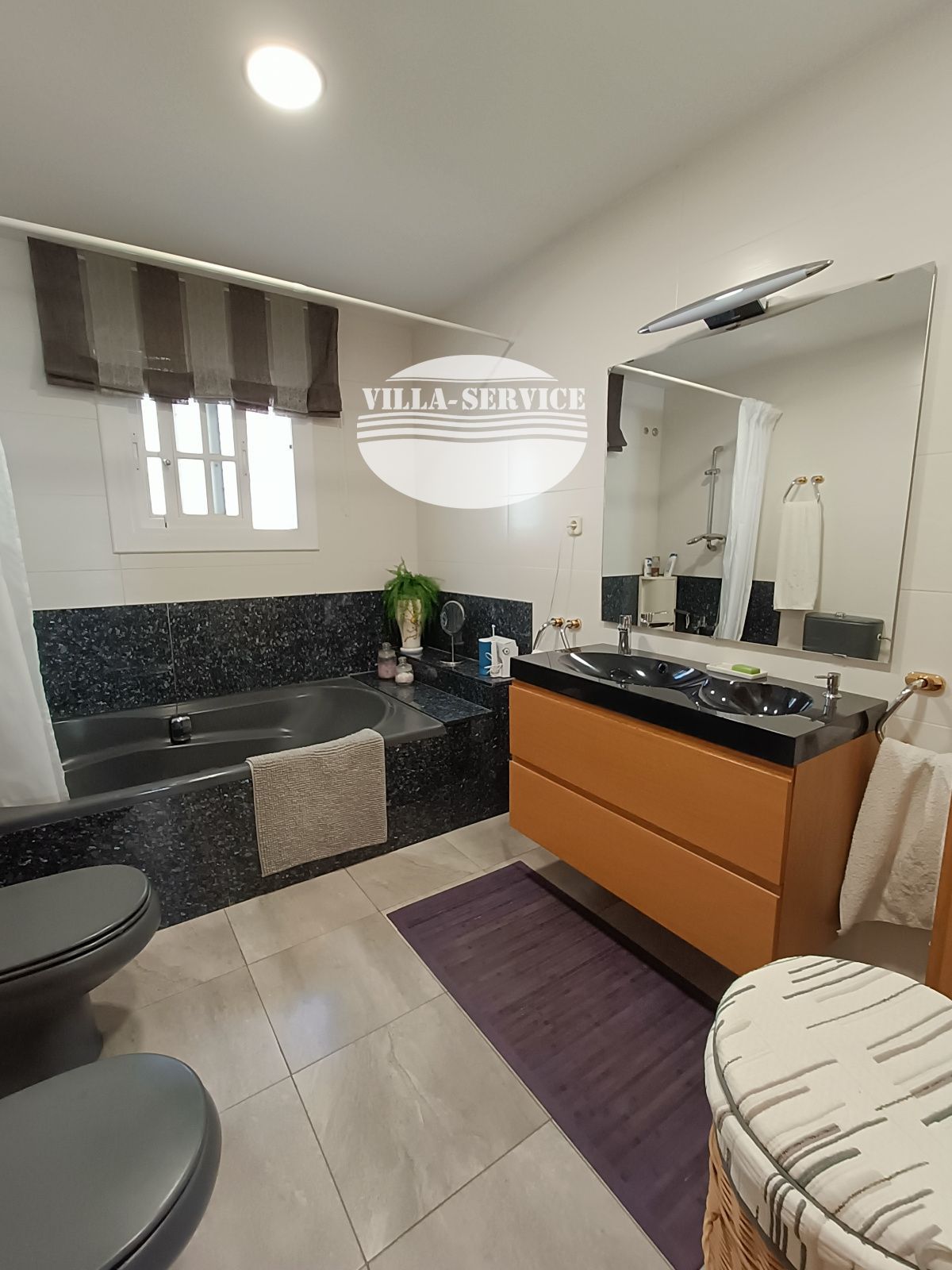 image Amplia casa individual 10