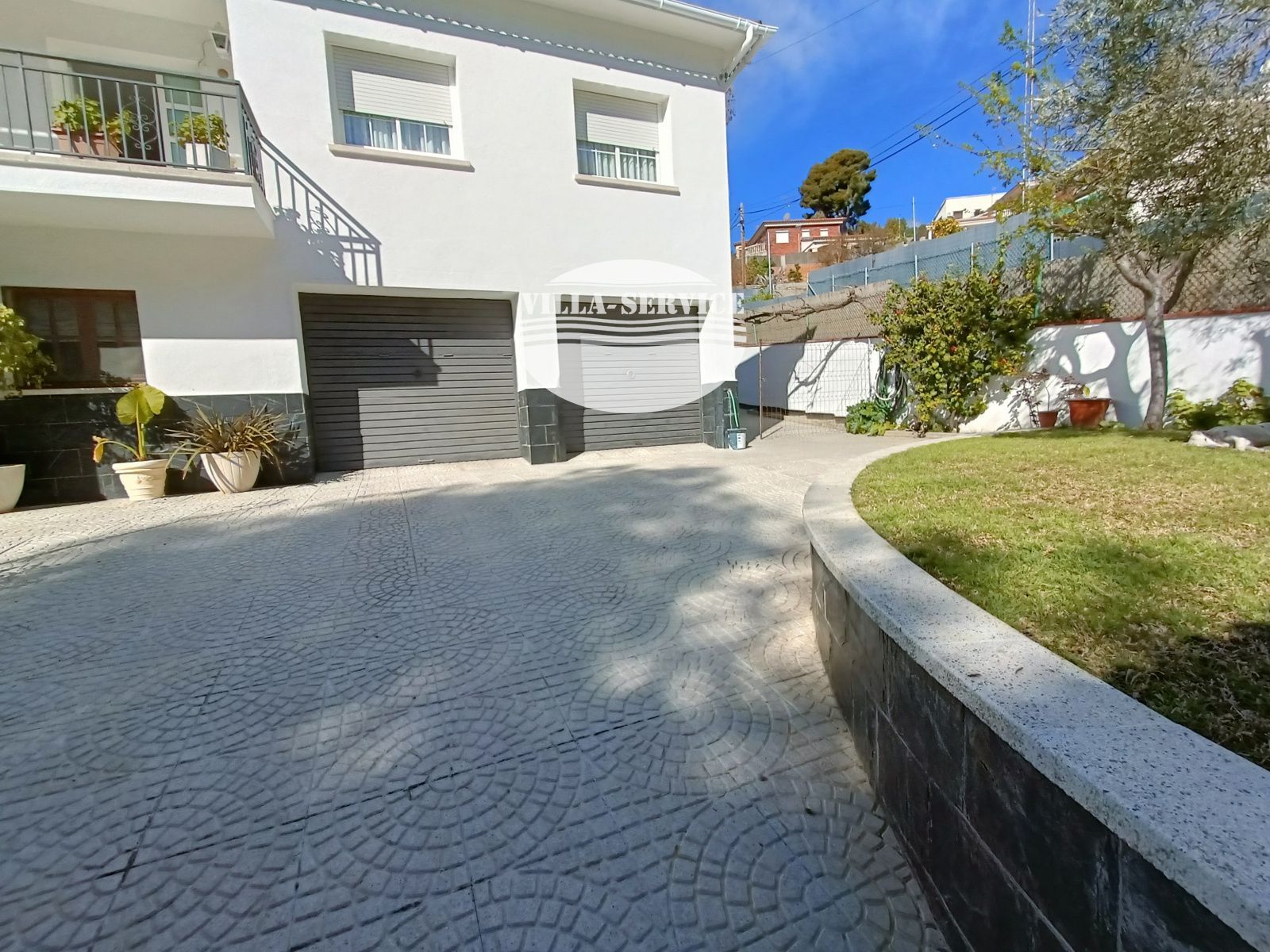 image Amplia casa individual 27