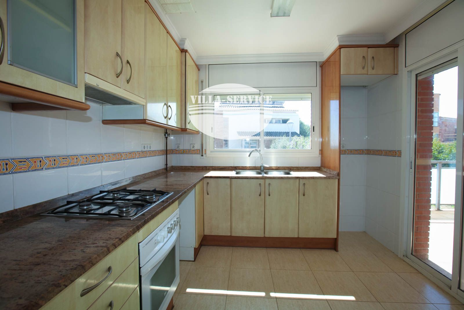 image Chalet independiente con gran terraza en Calafell 🏡 3