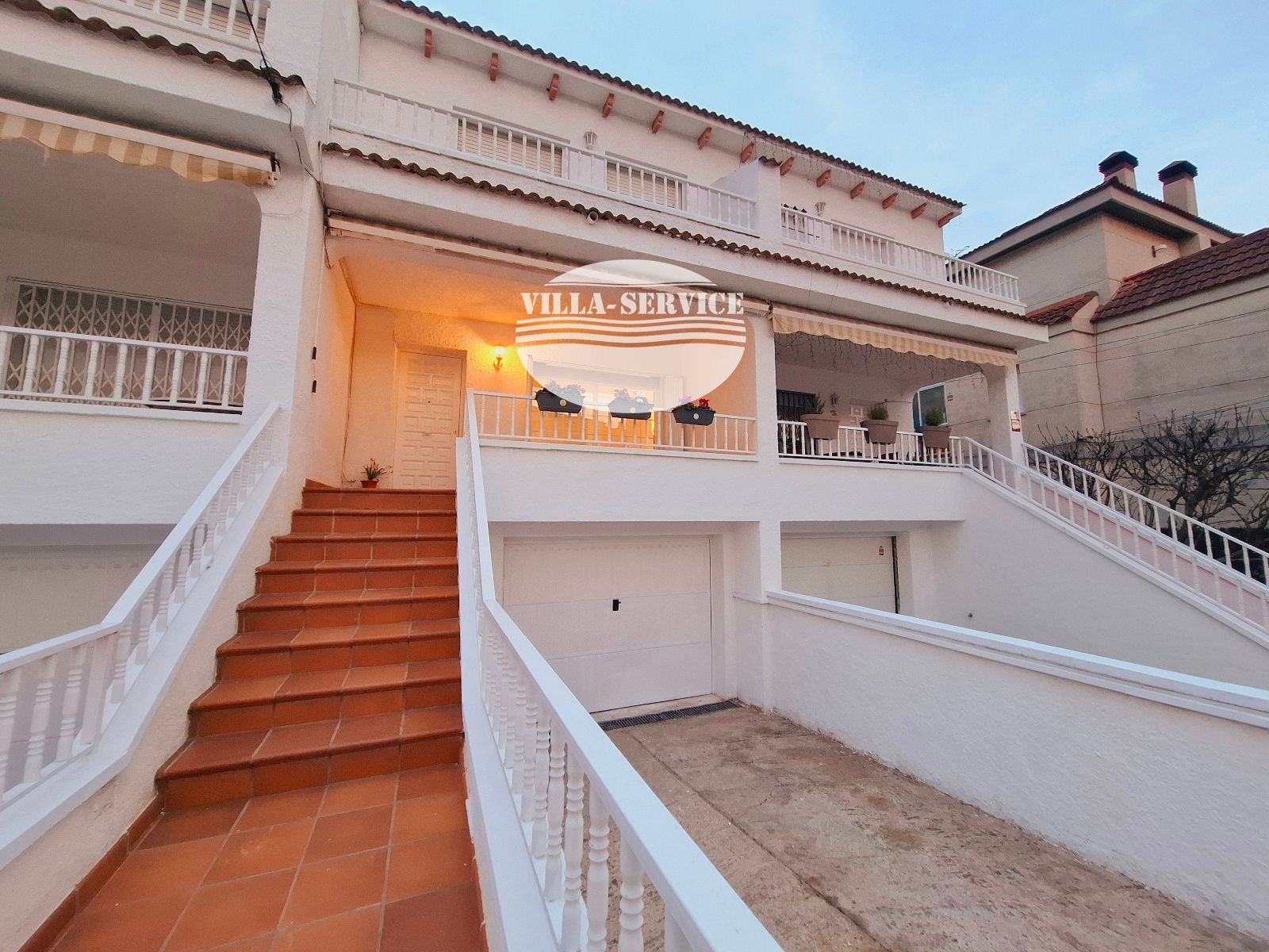 Chalet adosado en Segur de Calafell – Zona Centro, con piscina comunitaria ☀️