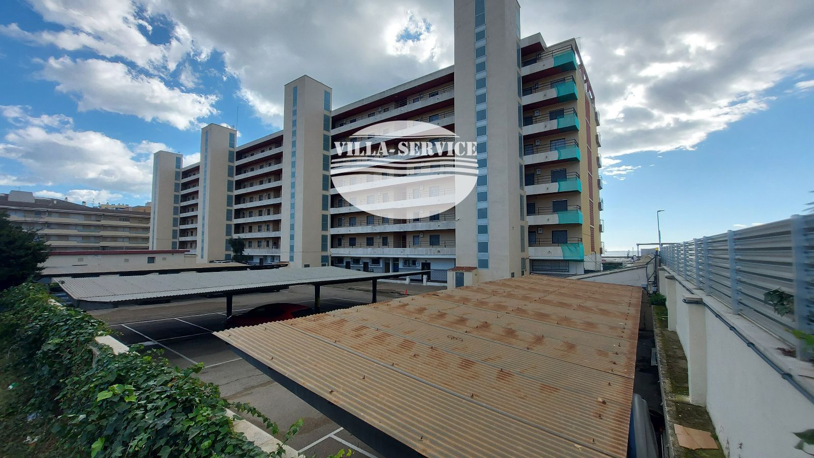 image Magnifico piso de 3 dormitorios en 1ª linea de mar en Segur de Calafell. 2