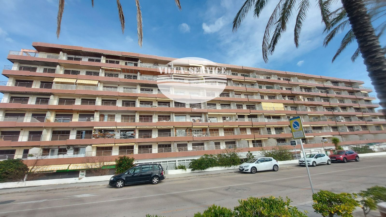 image Magnifico piso de 3 dormitorios en 1ª linea de mar en Segur de Calafell. 1