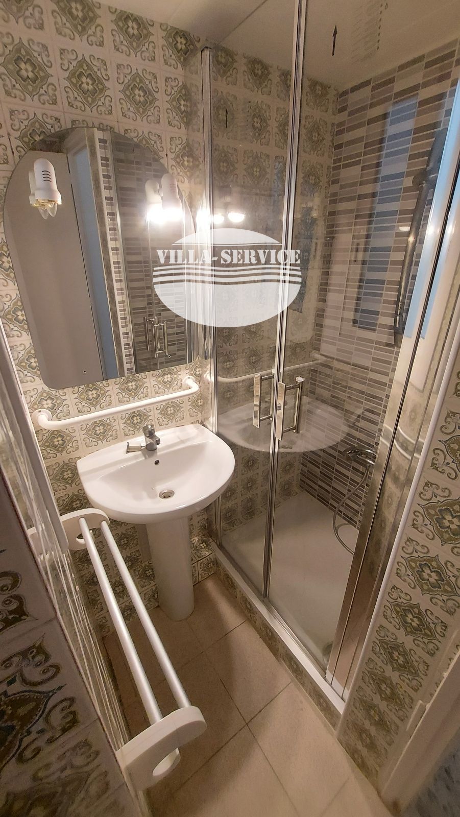 image Magnifico piso de 3 dormitorios en 1ª linea de mar en Segur de Calafell. 20