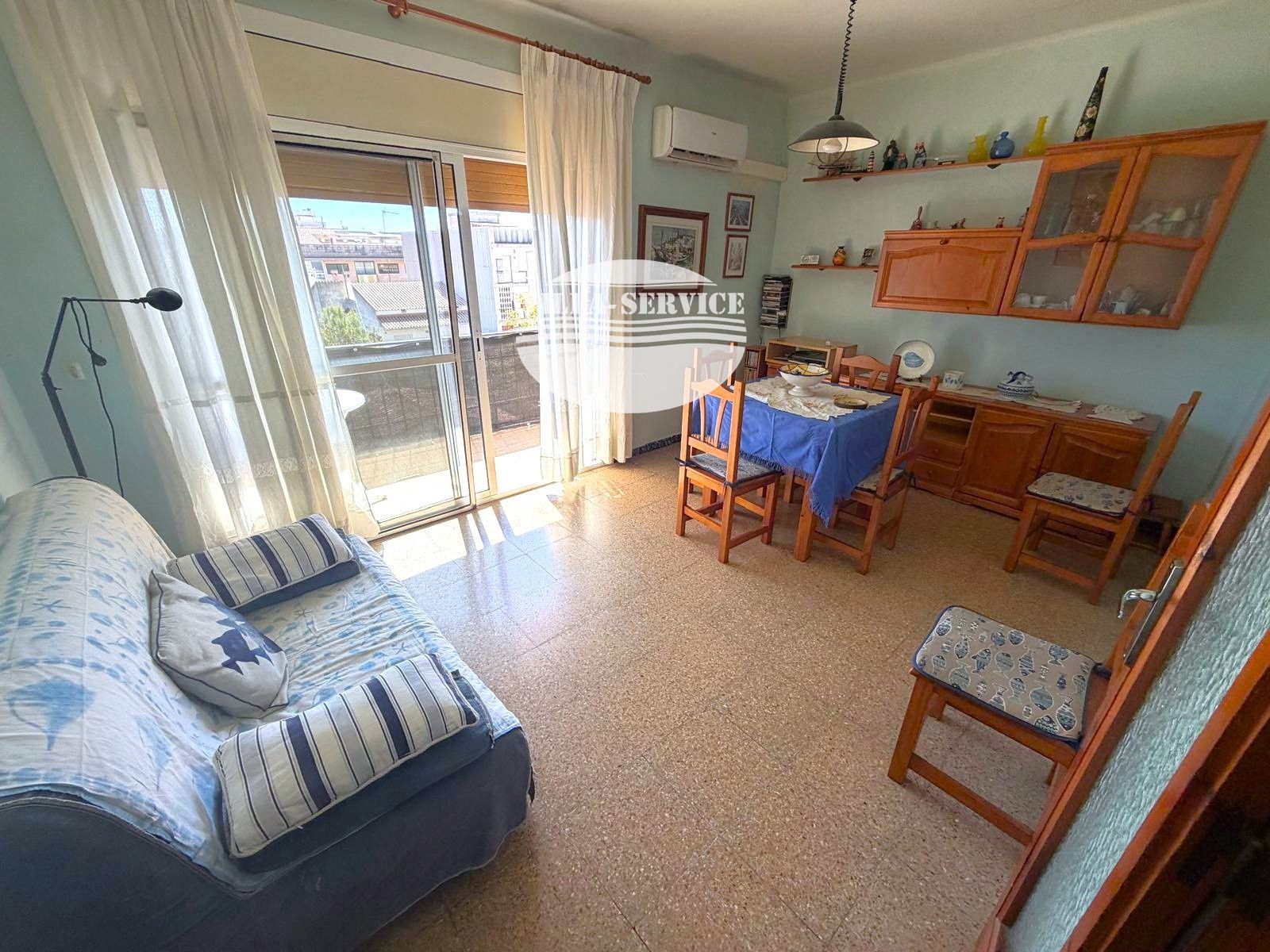 image ✨ Piso con terraza, vistas despejadas y gran potencial a 2 minutos del mar – Calafell Playa ✨ 2