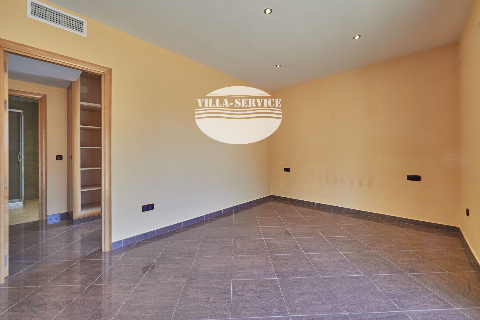 image CHALET INDEPENDIENTE ALTO STANDING EN SEGUR DE CALAFELL CENTRO 1