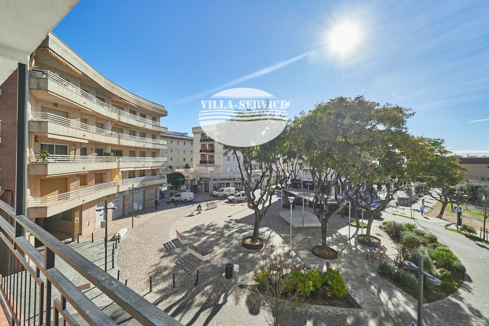 image PISO EN EL CENTRO DE TORREDEMBARRA 26