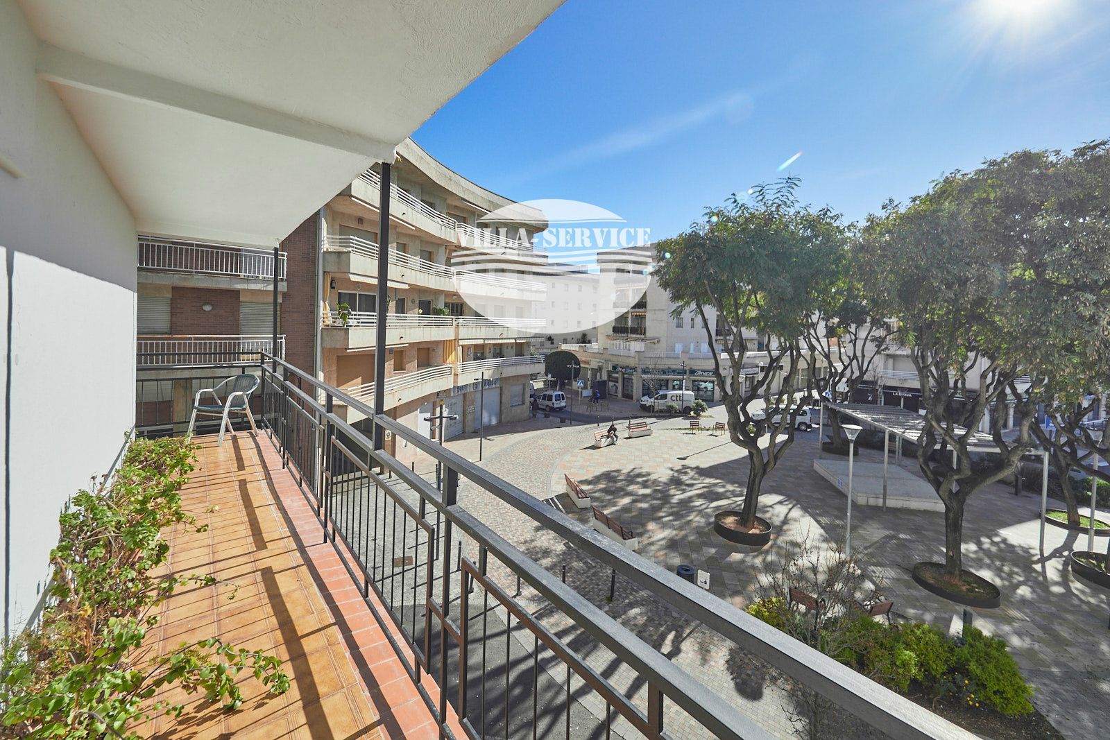 PISO EN EL CENTRO DE TORREDEMBARRA