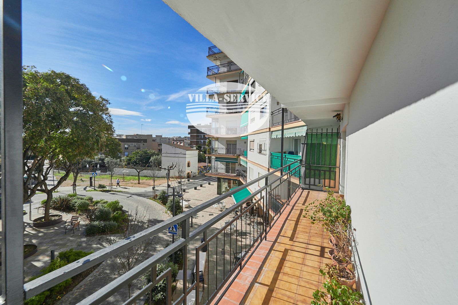 image PISO EN EL CENTRO DE TORREDEMBARRA 27