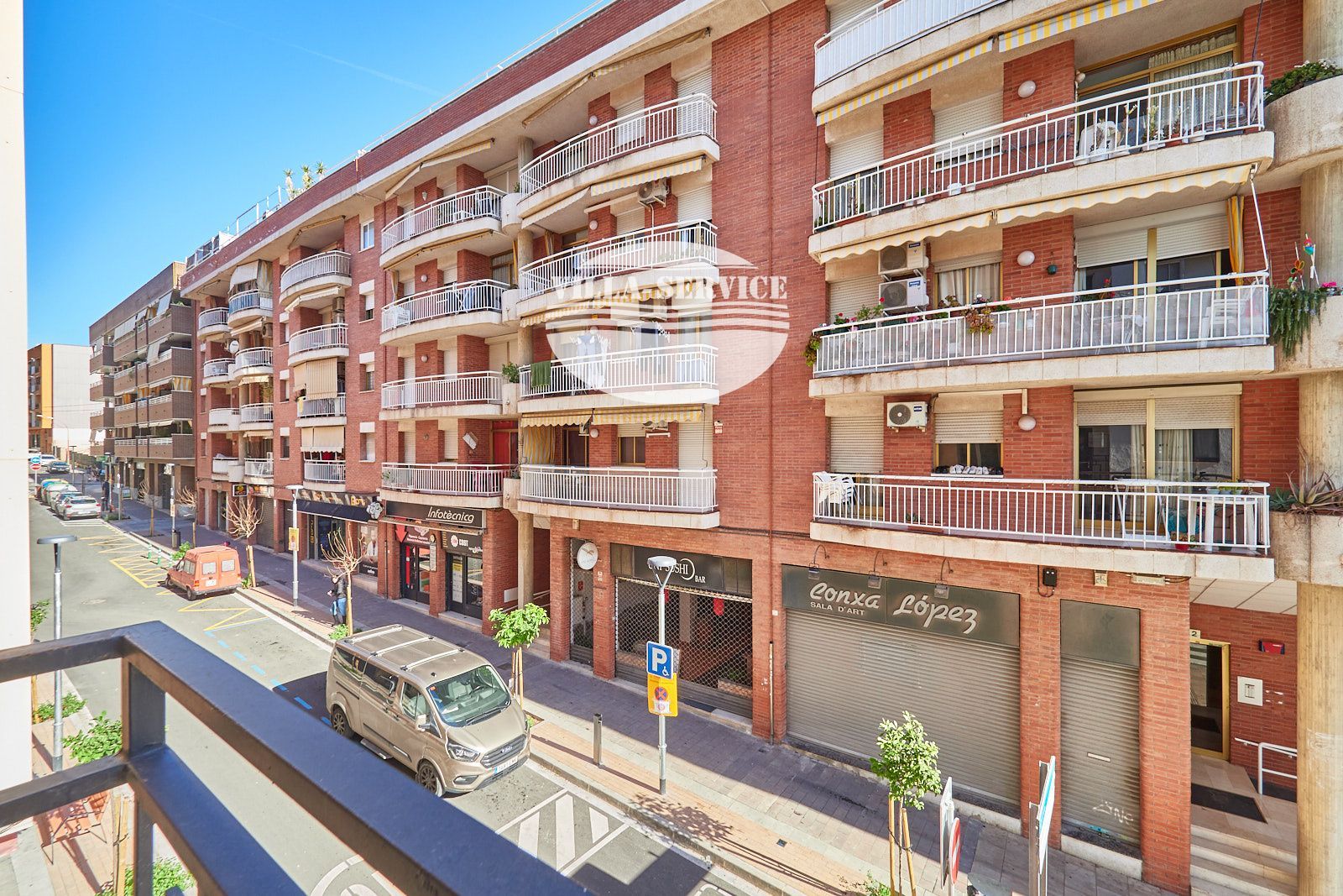 image PISO EN EL CENTRO DE TORREDEMBARRA 18