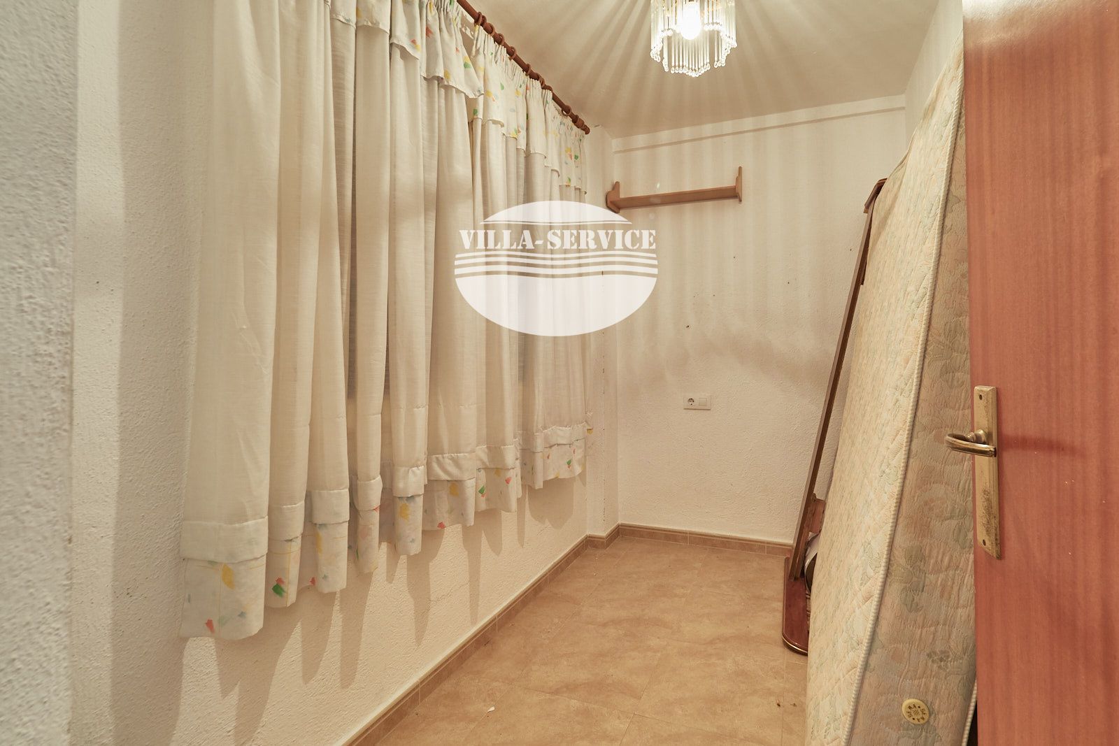 image PISO EN EL CENTRO DE TORREDEMBARRA 6