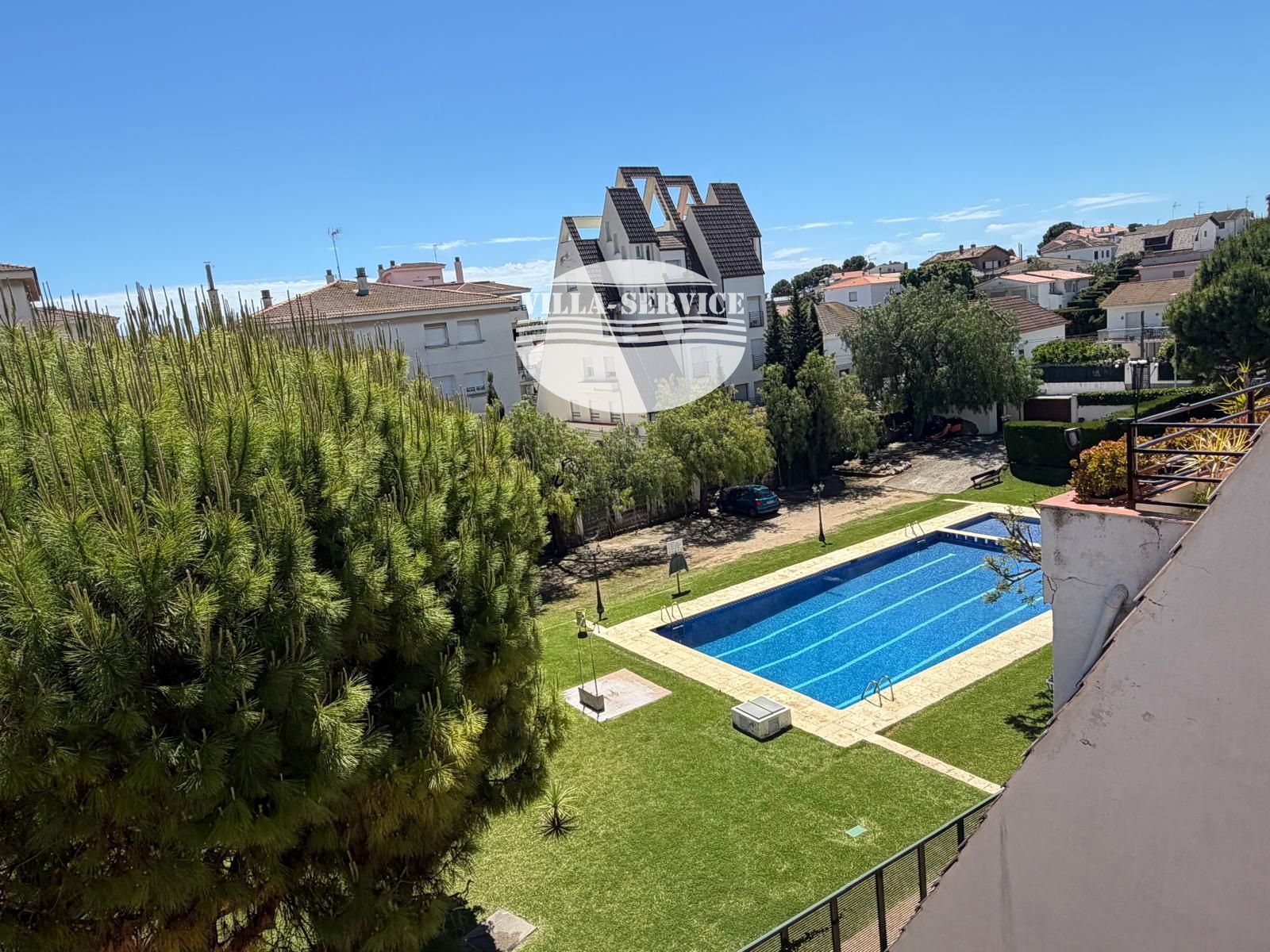 Espectacular ático dúplex con piscina en Calafell