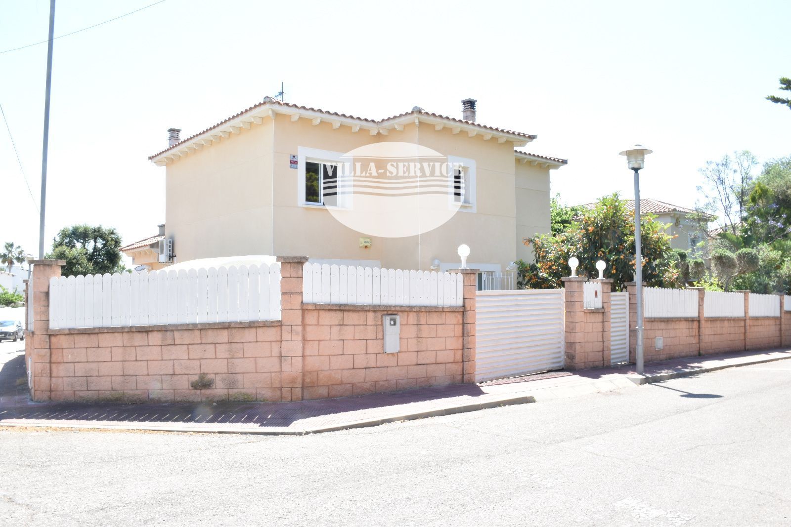 CASA INDEPENDIENTE CON PISCINA EN BONAVISTA