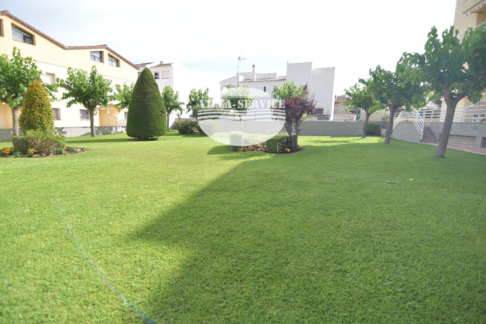 image Vive junto al mar: piso exterior con terraza, piscina comunitaria y todos los servicios. 2