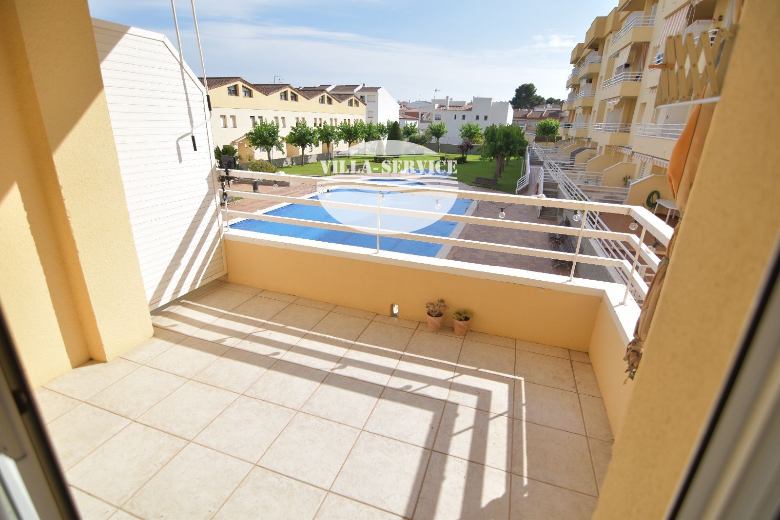 image Vive junto al mar: piso exterior con terraza, piscina comunitaria y todos los servicios. 5